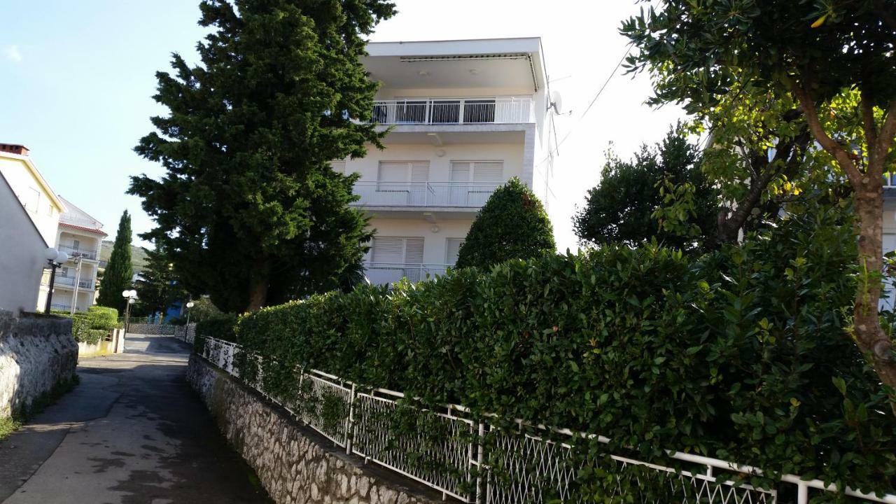 セルツェVipavaアパートメント エクステリア 写真